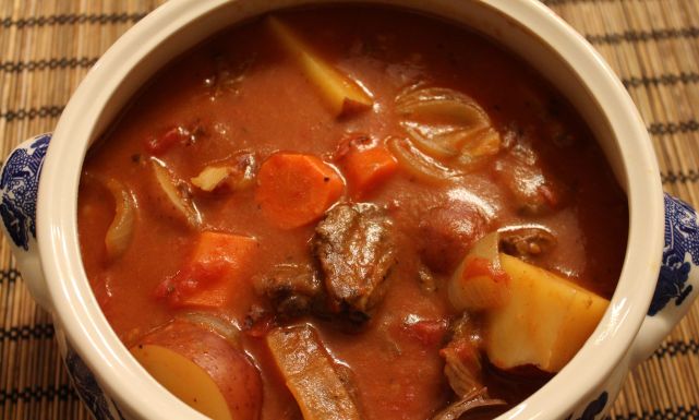 طريقة عمل شوربة لحم بالطماطم: