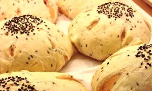 طريقة عمل خبز بحبة البركة محشو جبن