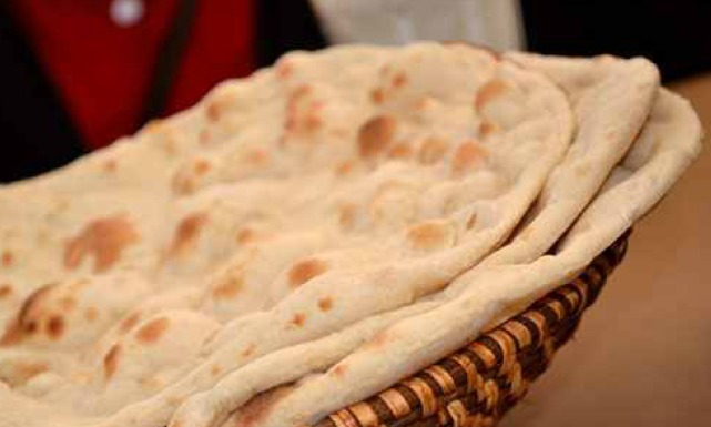 طريقة عمل خبز حار