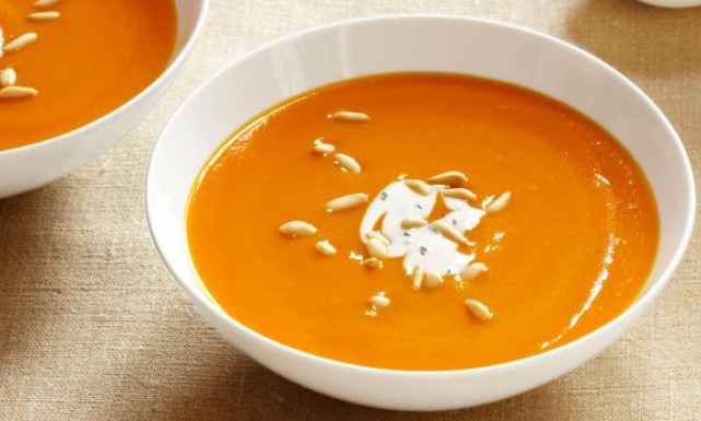 طريقة عمل شوربة الجزر بالزنجبيل والعسل