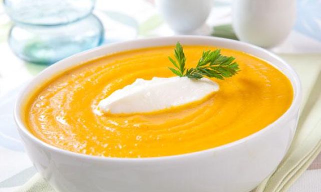 طريقة عمل شوربة الجزر والزنجبيل والقريدس 