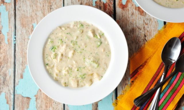 طريقة عمل شوربة ألفريدو الدجاج بالبروكلي 