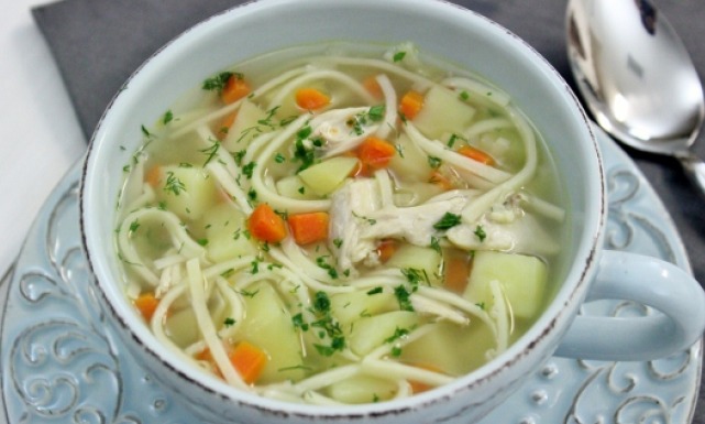 طريقة عمل شوربة الدجاج بالمعكرونة