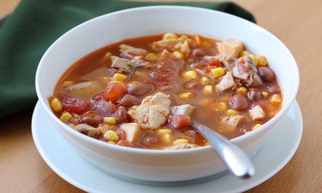 طريقة عمل شوربة الدجاج المكسيكية