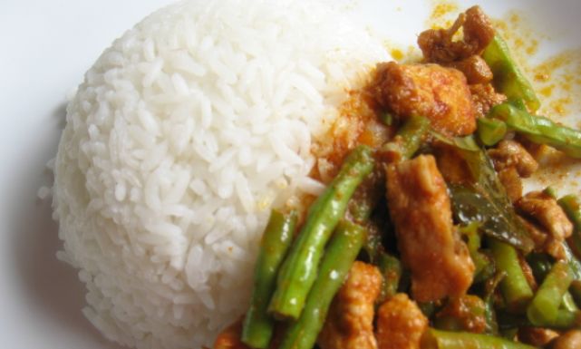 طريقة عمل دجاجا بالأرز