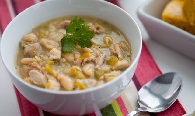 طريقة عمل شوربة الدجاج بالفاصوليا البيضاء اللذيذة: