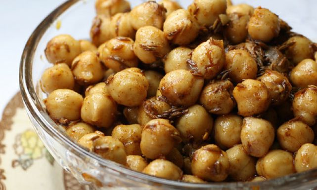 طريقة عمل الحمص المتبل: