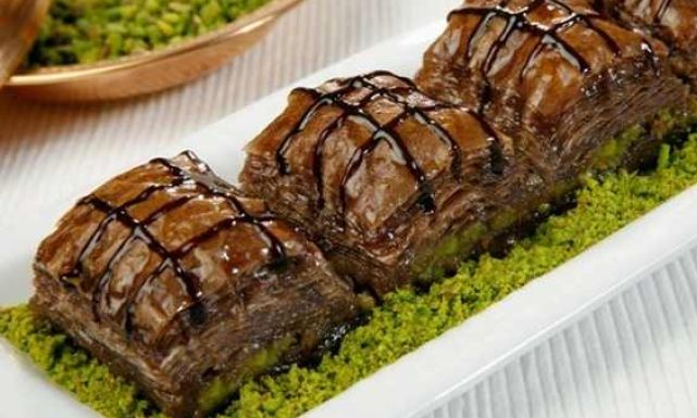 طريقة عمل البقلاوة بالشوكولاته