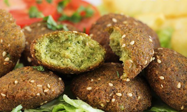 طريقة عمل فلافل مقلية بالسمسم