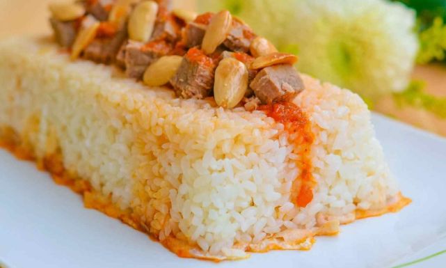 طريقة عمل لحمة الرأس بالفتة