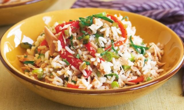 طريقة عمل سلطة الأرز بالرنجة: