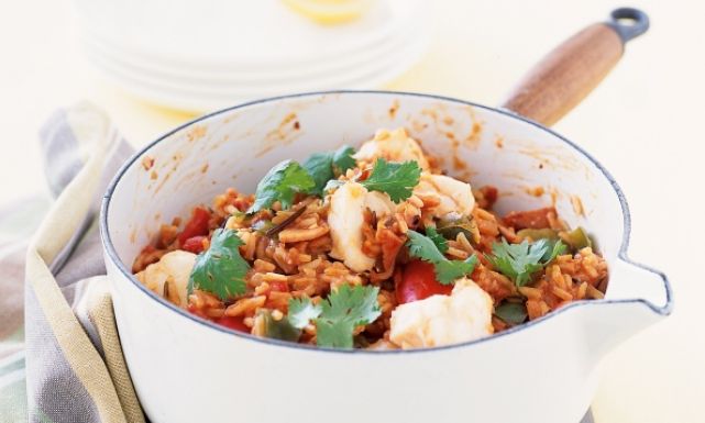 طريقة عمل أرز الجمبلايا مع السمك