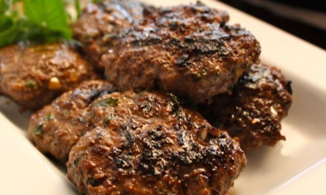 طريقة عمل الكفتة مع سلطة الزربيان
