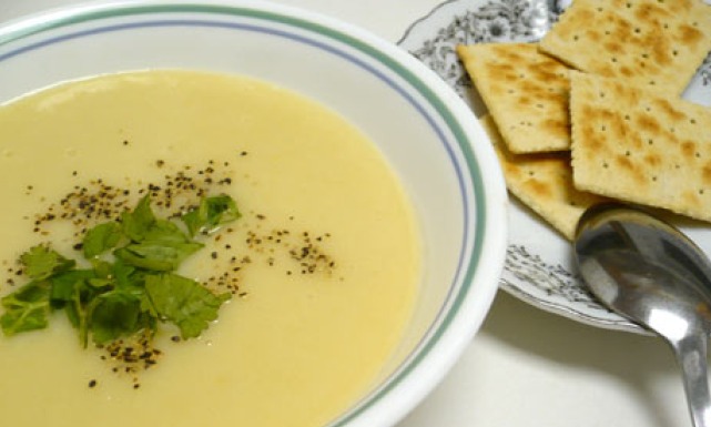 طريقة عمل شوربة الكرّاث والبطاطس