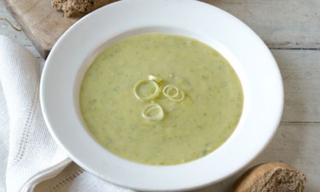طريقة عمل شوربة البطاطس بالجرجير: