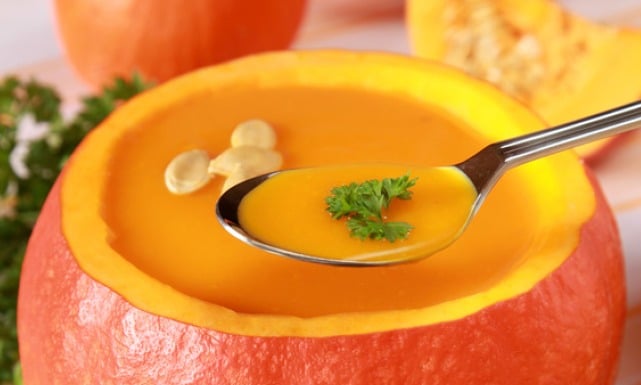 طريقة عمل شوربة القرع عسل والجبنة الكريمية