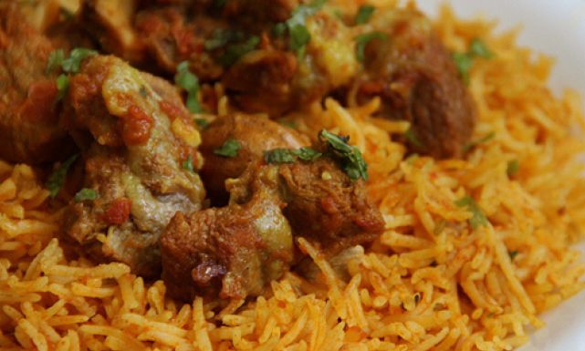طريقة تحضير الكبسة بالأرز الأحمر:
