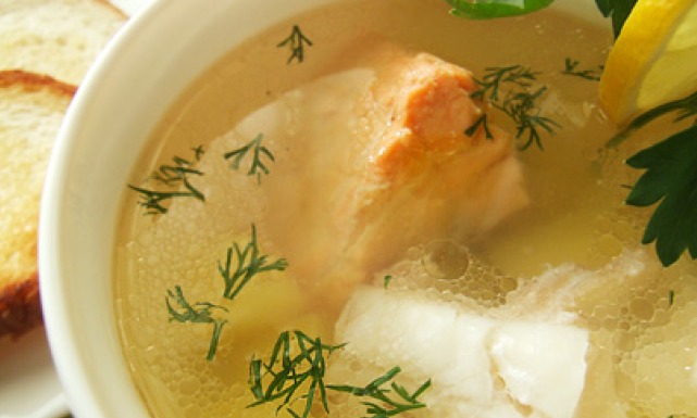 طريقة عمل شوربة السمك والروبيان ببياض البيض