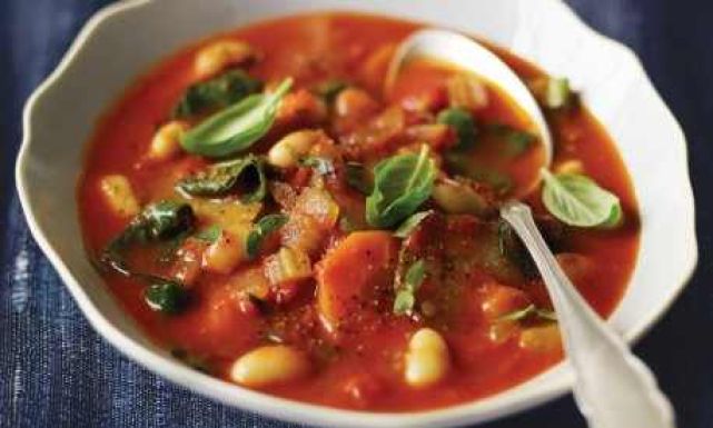 طريقة عمل شوربة الطماطم بالفاصوليا البيضاء: