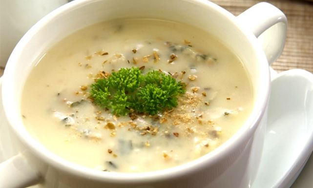 طريقة عمل شوربة الخضار اللذيذة البيضاء: