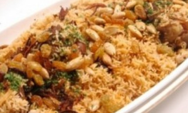 طريقة عمل اوزي بمكعبات الدجاج بالصور