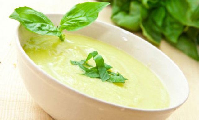 شوربة الكوسة بجبن الباراميزان 