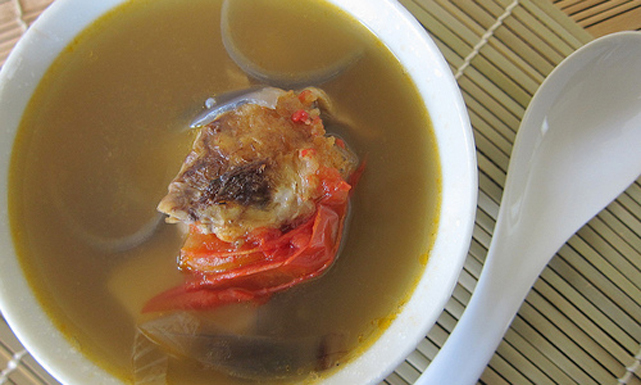 شوربة البصل مع السمك 