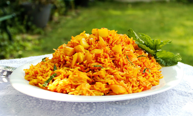 طبخ أرز بالبطاطس و الصلصة 