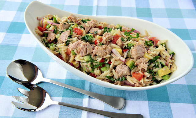 سلطة التونة بالأرز 